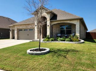303 Clayton St, Red Oak, TX 75154