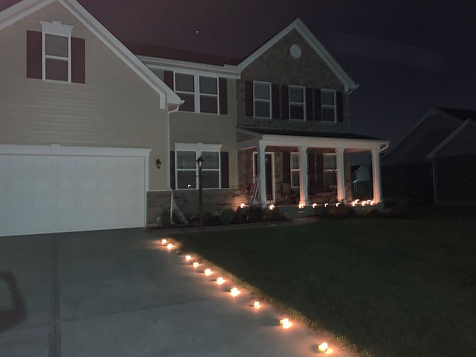 1st image of 3882 Chatsworth Dr