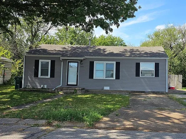 1221 Ward Ave, Parsons, KS 67357