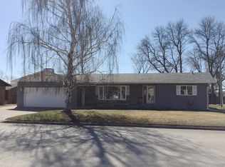 320 14th St NE, Devils Lake, ND 58301