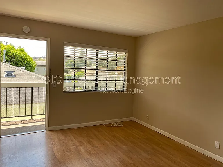 405 W Alameda Ave #J — Photo 4