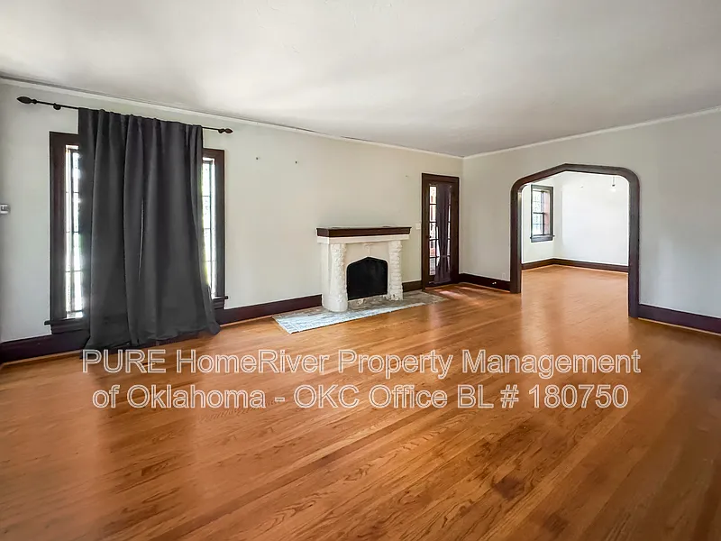 3 bed, 2.0 bath, 1814 sqft, $2,965 — Photo 2