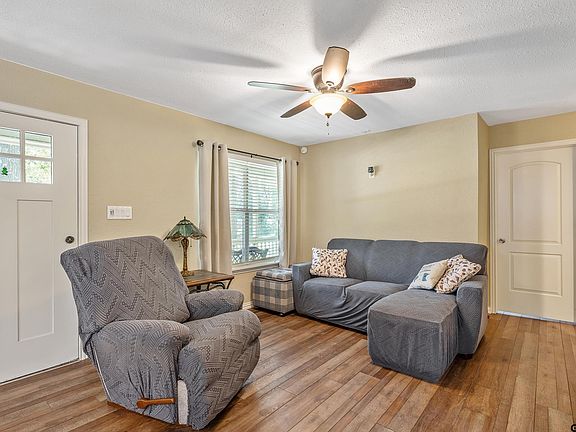 3rd image of 230 Debra Dr