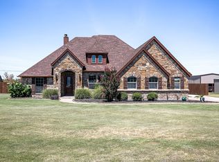 141 Mesquite Dr, Decatur, TX 76234