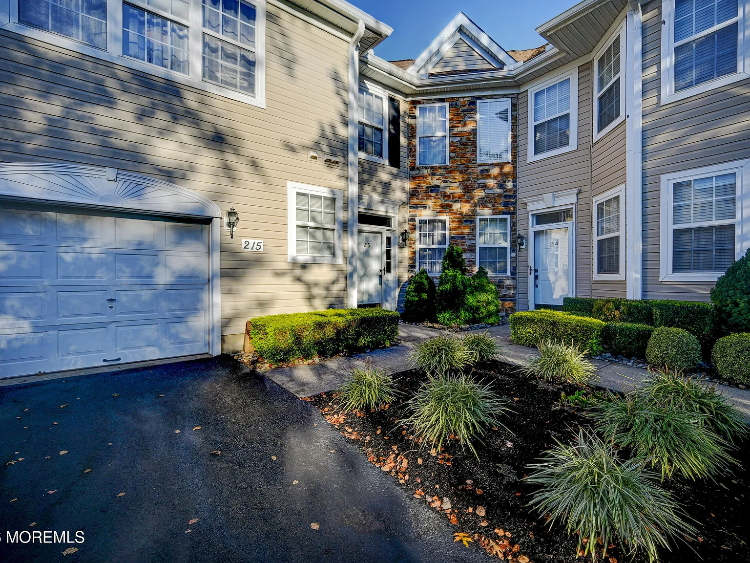 3 bed, 2.5 bath, 2062 sqft, $3,800 — Photo 1