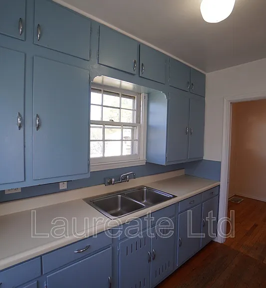 2425 S Humboldt St — Photo 9