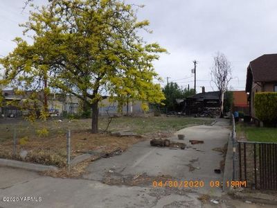 104 E 4th St, Wapato, WA, 98951