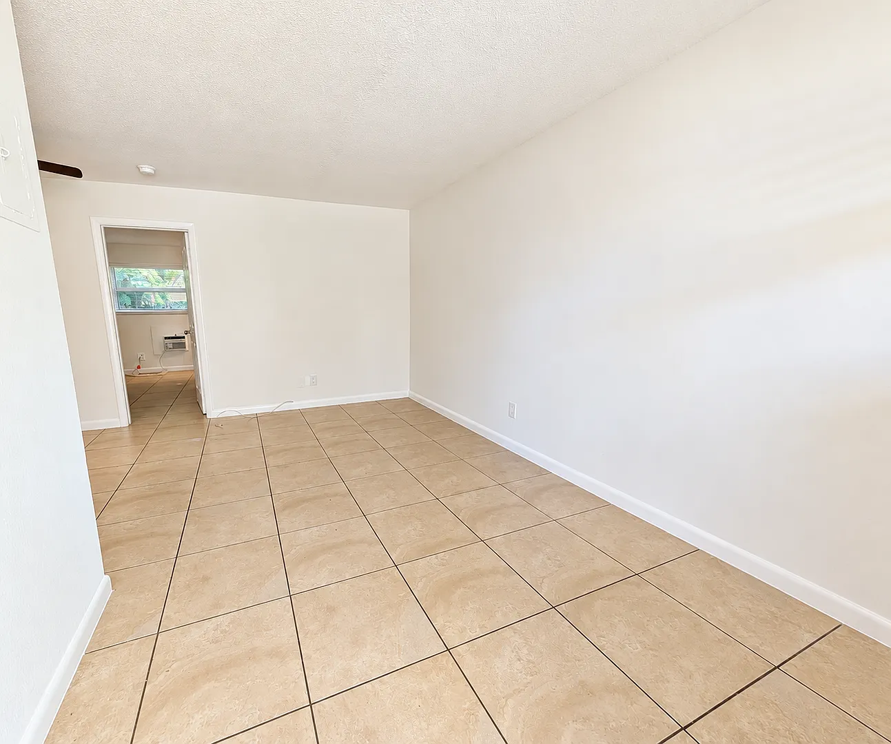 1001 SW 15 Ave — Photo 3