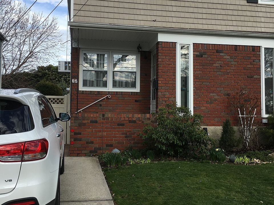 Single family semi-detached