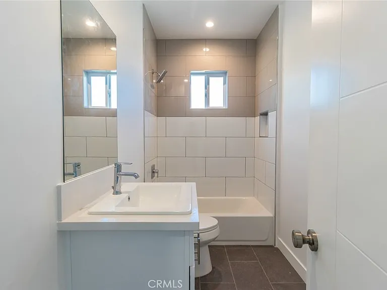 5148 Riverton Ave #5144 — Photo 11