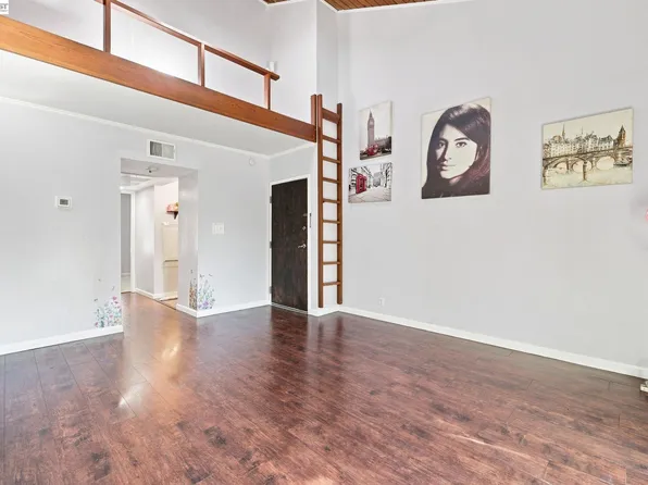 2716 Oak Rd APT 111, Walnut Creek, CA 94597