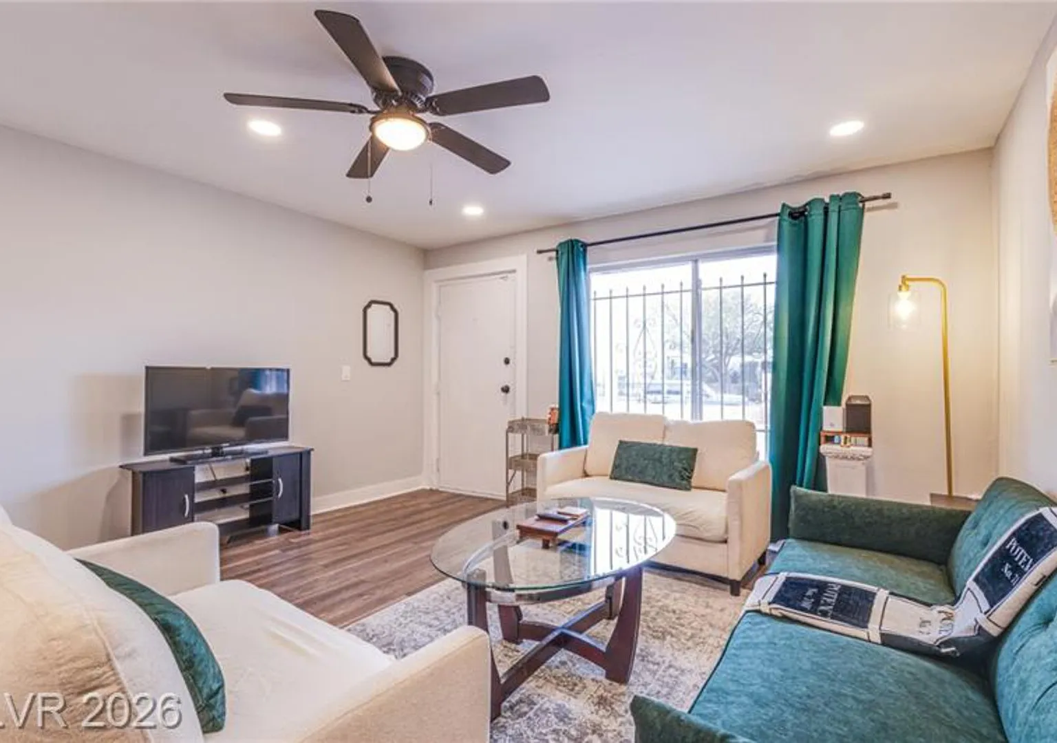 S Royal Crest Cir — Photo 2
