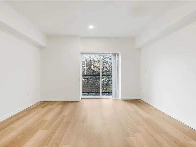 Kearney Court Apartments — Photo 13