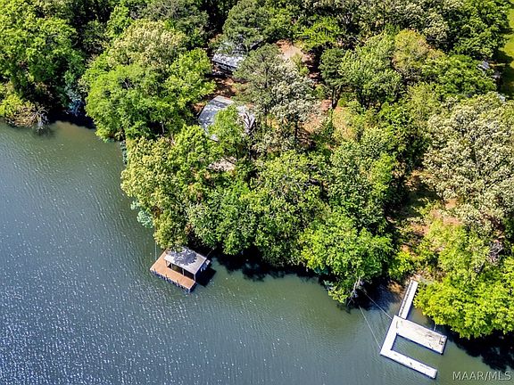 2nd image of 918 River Rd