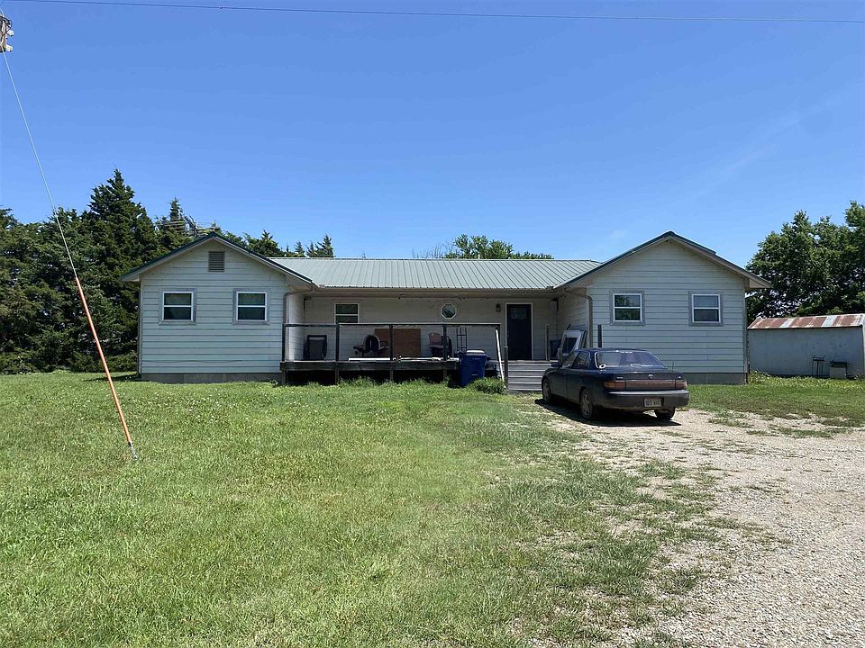 2nd image of 622 N Mayfield Rd