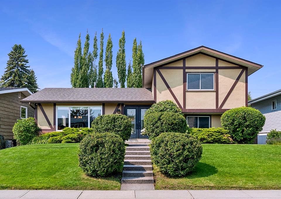 1st image of 10631 N Mapleglen Cres SE