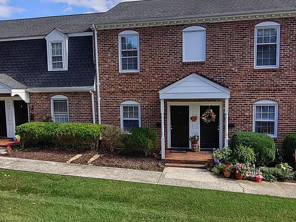 1st image of 1900 Canterbury Ct #3