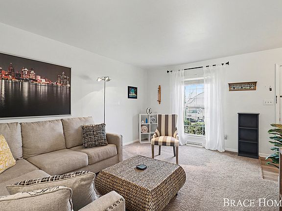4th image of 2466 Cranden Dr SE