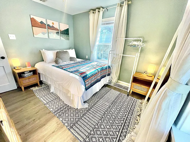 2321 Lyle Ave — Photo 46