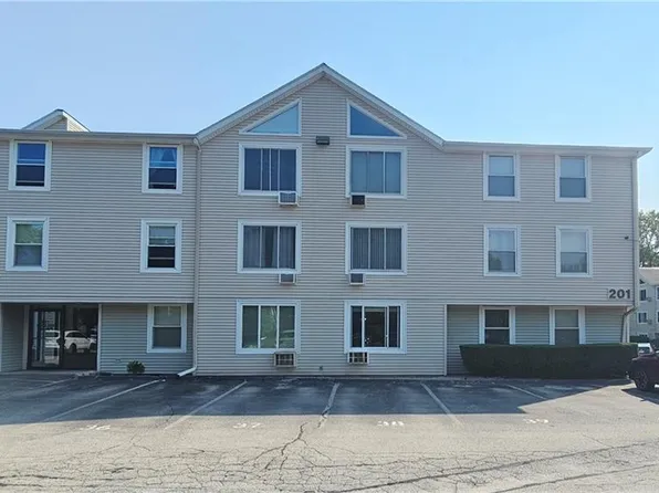 201 Woodlawn Ave APT 313, North Providence, RI 02904