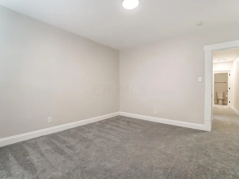 294 Dakota Ave — Photo 16