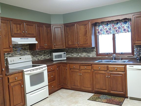 5th image of 2712 Sherwood Dr