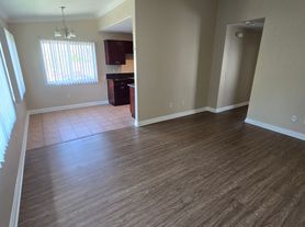 Pacifica Sunshine, 3