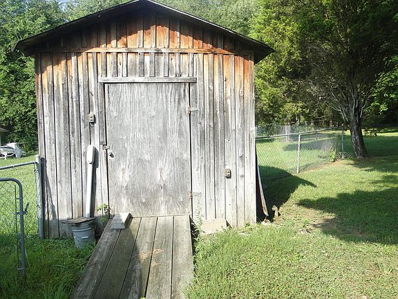 3rd image of 721 Forest Way