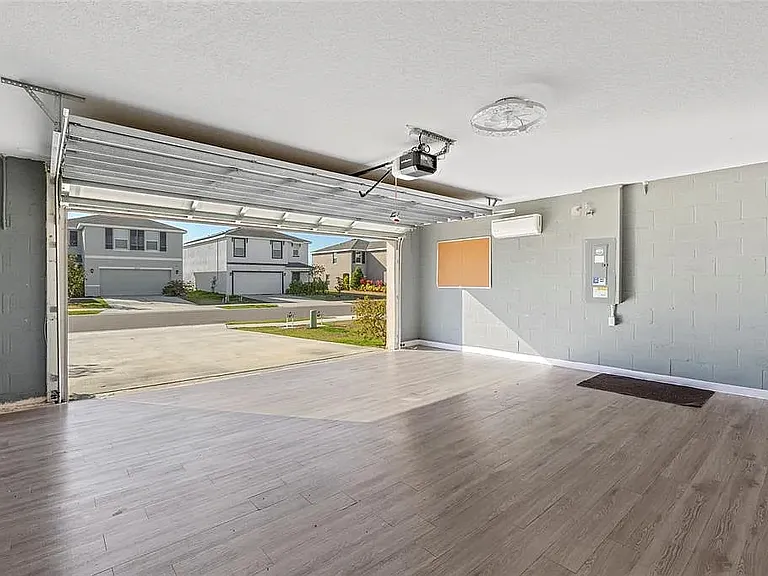 2805 Rock Sound St — Photo 17