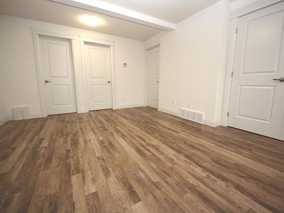 3rd image of 109 Heritage Dr #Basement