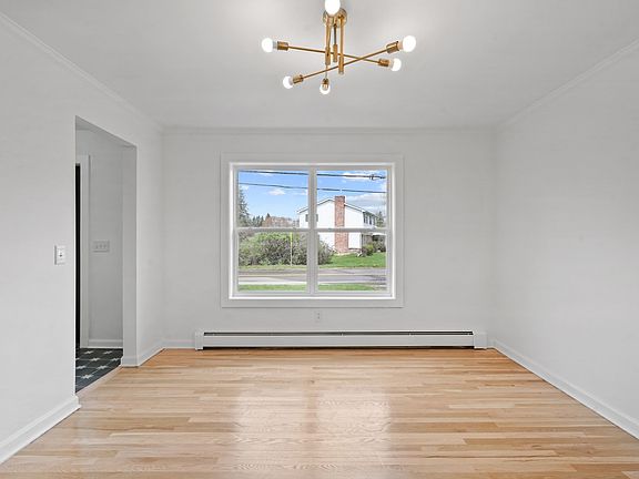 4th image of 4504 Oxford Pl