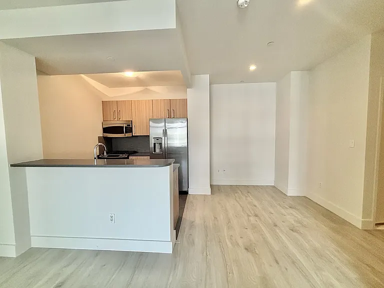 229 W 60th St #5G — Photo 14
