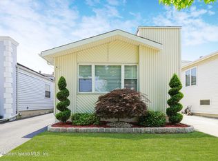291 Green Valley Rd, Staten Island, NY 10312