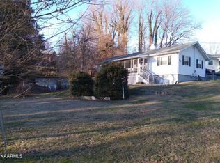 108 Peach Rd, Oak Ridge, TN 37830