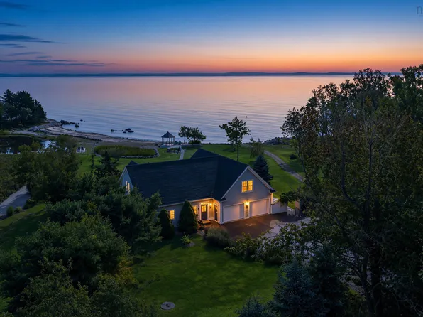 467 Highway 329, Fox Pt, NS B0J 1T0