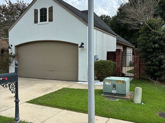 3rd image of 227 Chimney Rock Blvd