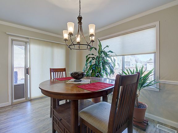 4th image of 2529 Forsythia Dr