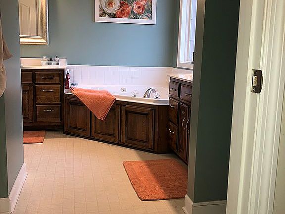 Master bathroom 