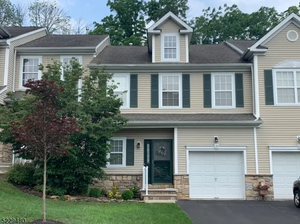 70 Pinehurst Dr, Washington Twp., NJ 07882