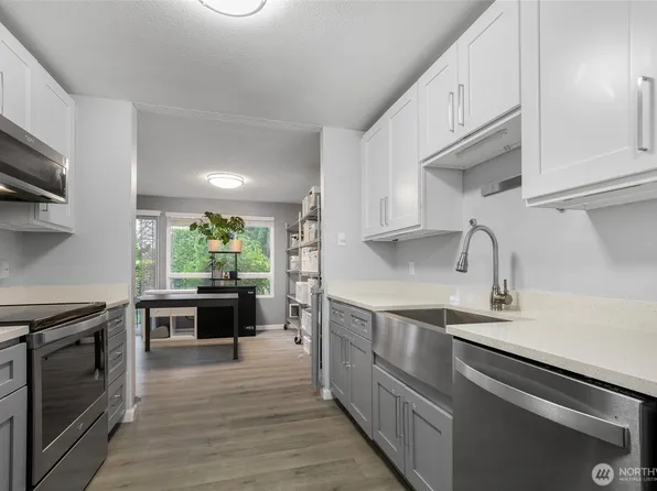 2007 SW 318th Place #7A, Federal Way, WA 98023