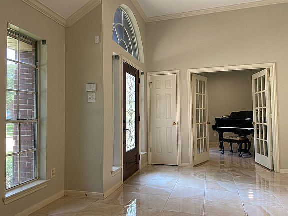 3rd image of 1803 Oak Cluster Cir