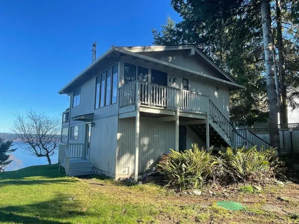 2269 Cranes Landing Dr, Greenbank, WA 98253