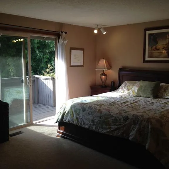 23645 NE Holladay St — Photo 4
