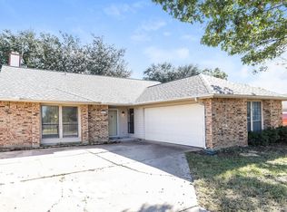 6808 Sunnybank Dr, Fort Worth, TX 76137
