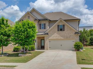 3049 Ivy Crossing Dr, Buford, GA 30519
