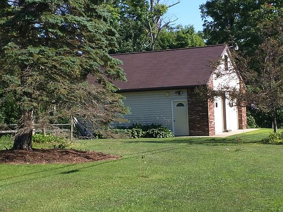 Detached 2.5 Car Garage