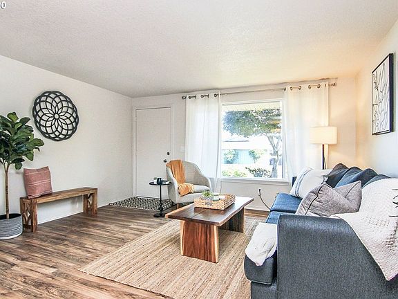 5th image of 13647 Gaffney Ln APT 8