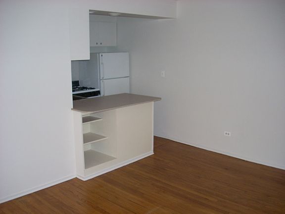 4th image of 5747 N Winthrop Ave APT 515