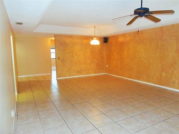 3rd image of 4618 Brook Dr