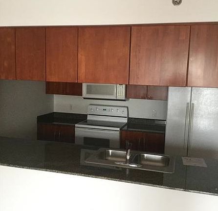 3rd image of 1200 Brickell Bay Dr APT 2121